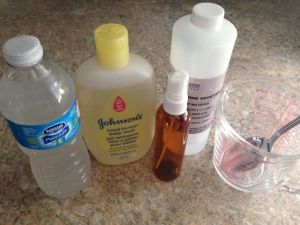 Homemade Stamp Cleaner Stamp Cleaner Recipe, Homemade Stamp Cleaner, Diy Stamp Cleaner, How To Clean Rubber Stamps, Homemade Stamps, Craft Hacks, Clean Crafts, Stamping Cards, Cleaner Recipes