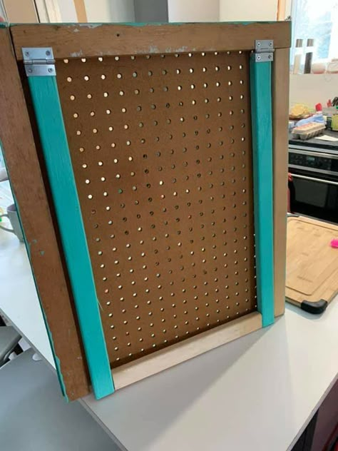 Small Pegboard Display, Craft Fair Table Display Peg Board, Tabletop Pegboard Display Diy, Craft Show Pegboard Display, Table Top Pegboard Display, Diy Peg Board Display, Free Standing Pegboard Display Diy, Magnet Display Ideas Craft Fairs, Diy Standing Pegboard Display