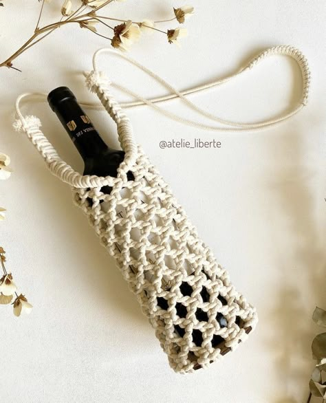 Bottle Cover Ideas, Crochet Bottle Cover, Plant Holder Macrame, Modern Crochet Blanket, Crochet Macrame, Macrame Hammock, Macrame Wall Hanging Patterns, Macrame Plant Holder, Wine Bottle Bag