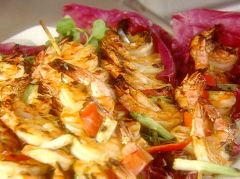 Get this all-star, easy-to-follow Ginger and Lemongrass Grilled Shrimp recipe from Wolfgang Puck's Cooking Class Lemongrass Shrimp, Lemongrass Chicken Recipe, Asian Food Appetizers, Grilled Shrimp Recipe, Asian Appetizers, Thai Shrimp, Grilled Shrimp Recipes, Shrimp Dinner, Shellfish Recipes