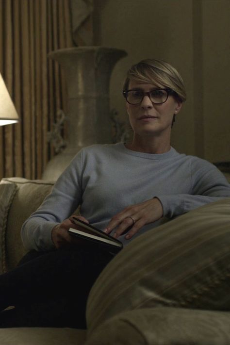 Claire Underwood Wardrobe, Clair Underwood, House Of Cards Claire, Robin Wright Hair, Claire Underwood Style, Claire Underwood, Frank Underwood, Robin Wright, Celebrity Skin