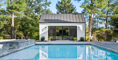 Studio Mcgee Pool House, Pool House Shed Ideas, Shed Pool House Ideas, Tiny Pool House, Adu Designs, Small Pool House, Cottage Addition, Mil Suite, Shed Pool House