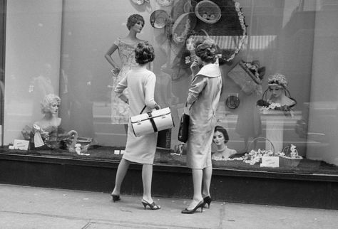 Viviane Maier, Vivien Maier, Vivian Meier, Vivian Maier Street Photographer, Vivian Mayer, Street Art Fashion, Imogen Cunningham, Andre Kertesz, Berenice Abbott