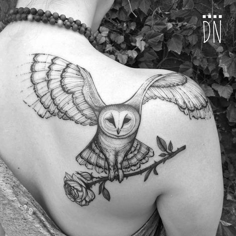 Owl tattoo on the right shoulder. Tattoo Artist: Dino Nemec Barn Owl Tattoo, Owl Tattoo Sleeve, Owl Tattoo Drawings, Tattoo With Flowers, Owl Tattoo Design, Aztec Warrior, Shoulder Tattoos, Shoulder Tattoos For Women, Face Tattoos