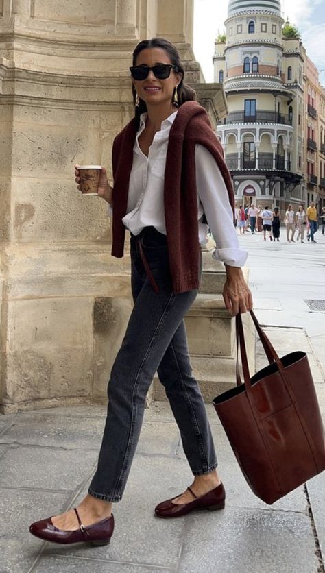 Corporate Boots Outfit, Bright Classy Outfits, Modern Classic Aesthetic Fashion, Dress Pants Outfits Casual Winter, Knitwear Work Outfit, Orange And Maroon Outfit, Nyc Women Fashion, Oxford Style Women, Fun Classic Style