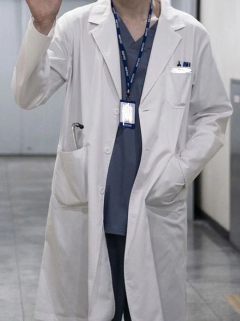 Scientist Clothes, Mbbs Student, Fiona Shaw, Doctor Coat, Kim Min-kyu, Doctor Outfit, Male Doctor, Med School Motivation, Medical Pictures