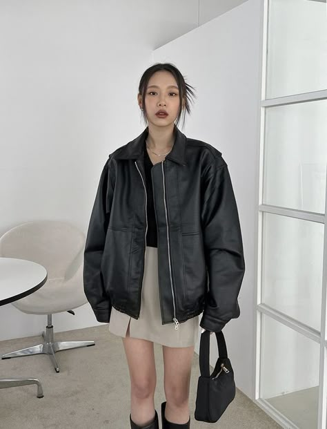 Korean Fashion Leather Jacket, Korean Leather Jacket Outfit, Korean Winter Outfits Street Style, Asian Street Fashion Women, Street Style Asian, Winter Outfits Street Style, Korean Winter Outfits, Korean Fits, Korean Winter