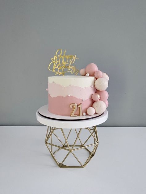 Birthday Cake Modern, Simple Cake Design, Birthday Cake For Women Simple, Golden Birthday Cakes, Modern Birthday Cakes, Simple Cakes, Baked Food, 25th Birthday Cakes, There's No Tomorrow