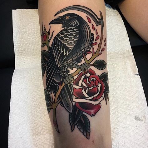 Traditional crow by Ryan Thomas at Black 13 in Nashville Traditional Tattoo Crow, Traditional Crow Tattoo, Crow Tattoo Meaning, Old Crow Tattoo, Crow Tattoos, Rabe Tattoo, Crow Tattoo Design, Tato Tradisional, Vogel Tattoo