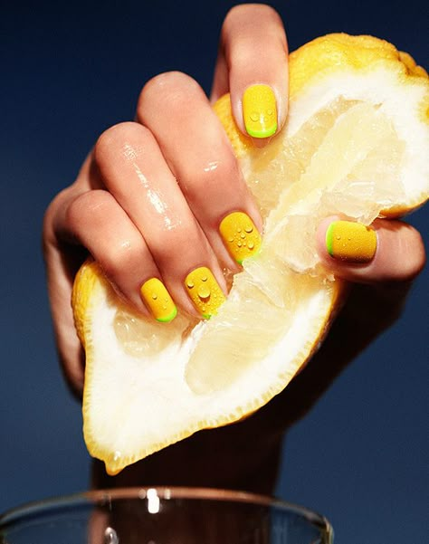 Florian Sommet photography: Yellow nails squeezing a lemon - healthy eating inspiration for GLOWLIKEAMOFO.com Hand Photography, Fruit Photography, Still Life Photographers, Nail Photos, Conceptual Photography, Nail Studio, Yellow Nails, How To Squeeze Lemons, Hand Art