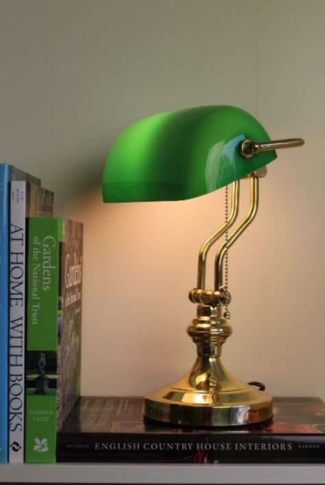 Bankers Table Lamp, Vintage Bankers Lamp, Vintage Lamps Living Room, Vintage Green Lamp, Green Vintage Lamp, Retro Vintage Furniture, Bankers Lamp Aesthetic, Cute Lamps For Desks, Deco Retro Vintage