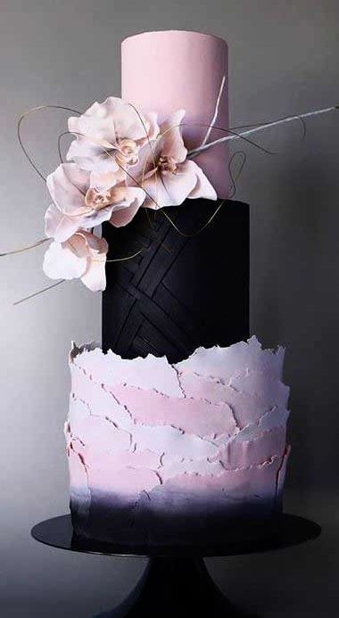 Nye Wedding Ceremony Decor, Bold Wedding Cake, Pink And Black Wedding Cake, Pink Black Cake, Black And Pink Cake, Wedding Cake Unique, Pink And Black Wedding, New Cake Design, Black Wedding Cake