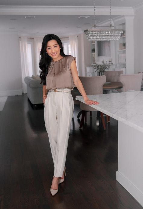 Elegant pleated blouse + lightweight ankle pants - Extra Petite Networking Event Outfit, Event Outfit Ideas, Corporate Attire Women, Classy Business Outfits, Business Professional Outfits, Chic Business Casual, Fest Outfits, Business Attire Women, Extra Petite