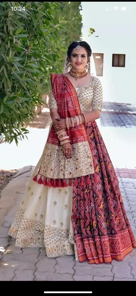 Sadi Chaniya Choli, Blouse Designs Chaniya Choli, Best Indian Wedding Dresses, Simple Frock Design, Lehenga Saree Design, Saree Wearing Styles, Latest Bridal Lehenga, Trendy Outfits Indian, Bandhani Dress