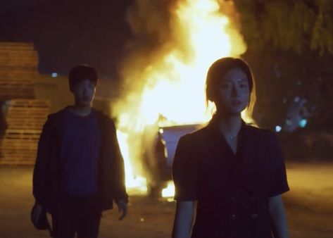 Extracurricular Aesthetic, Extracurricular Kdrama, Park Joo-hyun, Kim Dong-hee, Film Thriller, Aesthetic Goth, Funny Video Clips, Edgy Makeup, Extra Curricular