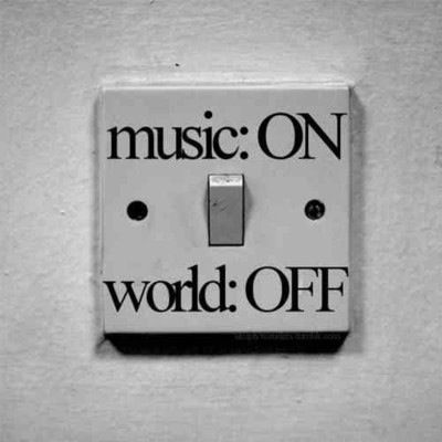 Zo lekker  ! Music On World Off, Blink 182, I Love Music, Imagine Dragons, Maya Angelou, Music Studio, Intj, Music Room, White Photo