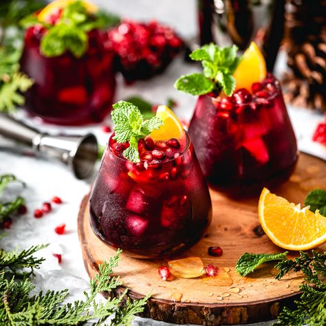 Check out Pomegranate and Orange Vodka Cocktail recipe and more from Sur La Table! Pomegranate Cocktails, Orange Vodka, Shake Shake, Vodka Cocktails Recipes, Vodka Cocktail, Cocktail And Mocktail, Festive Drinks, Mocktail Recipe, Vodka Cocktails