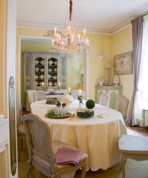 35 Modern Dining Room Decorating Ideas #diningroom #ideas Dining Room Furniture Layout, French Dining Room, Dining Room Design Ideas, Dining Room Decor Modern, French Country Dining Room, Dining Room French, Mos Def, Country Dining Rooms, French Country Dining