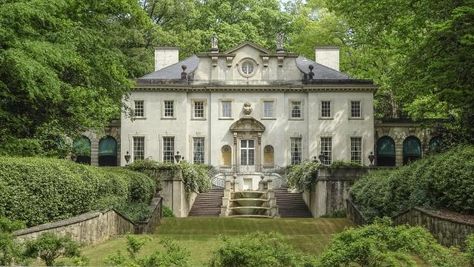 Step inside the most famous digs in America, from Gilded Age mansions to the homes of writers, celebrities and even famed outlaws. See what's the most popular home tour in your state. Neoclassic Architecture, Swan House Atlanta, Things To Do In Atlanta, Southern Mansions, Frank Lloyd Wright Homes, Swan House, Visit Florence, Georgia Aquarium, East Coast Road Trip