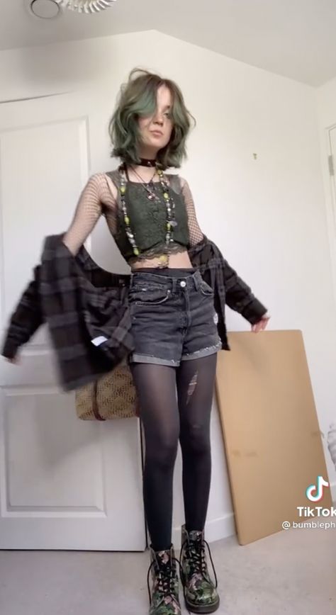 Goth Outfits Doc Martens, Kenzie Fashion, Lgbt Songs, Shifting Wardrobe, Grunge Summer, Fairycore Grunge, Punk Clothing, Alt Outfits, Alt Fashion