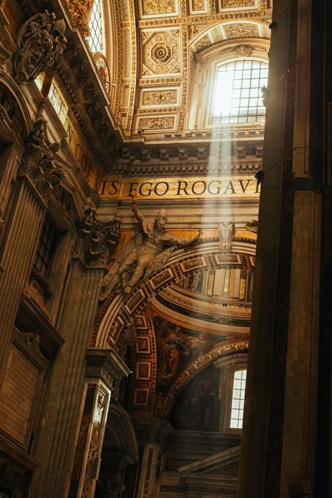 Rome Dark Academia, Castle Sculpture, Rome Architecture, Architecture Gothic, Rome Aesthetic, Rome Trip, Dome Building, Church Aesthetic, St Peters Basilica