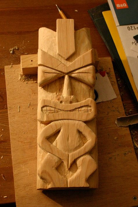 Tiki Idol, Tiki Head, Wood Carving Faces, Tiki Statues, Simple Wood Carving, Wood Carving For Beginners, Tiki Totem, Tiki Bar Decor, Tiki Art