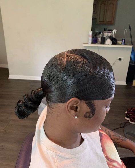 Swoop Bun Weave, Swoop Bun, Swoop Ponytail Weave, Swoop Ponytail, Brown Skin Blonde Hair, Ponytail Weave, Braiding Hairstyles, Weave Ponytail, Pony Tails