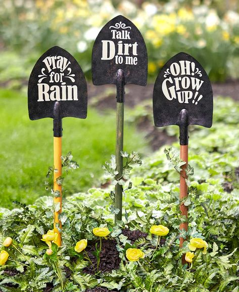 Garden Signs Diy, Outdoor Crafts, Garden Quotes, Garden Markers, Plant Markers, Garden Yard Ideas, Garden Signs, Lawn Decor, Garden Stakes