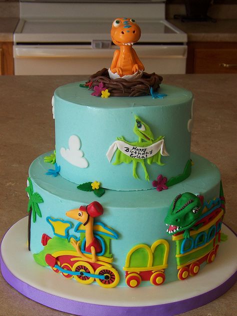 Dinosaur train cake