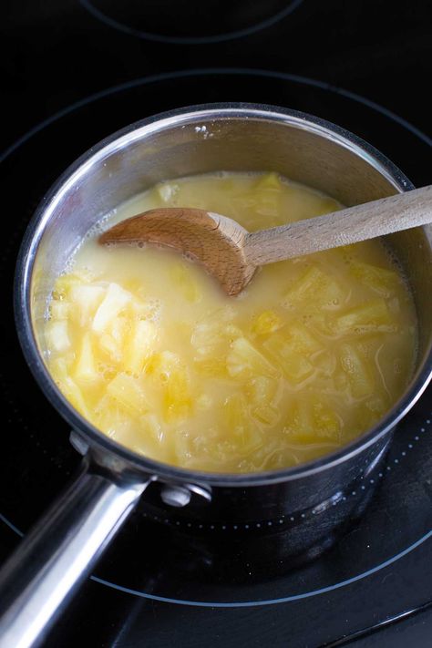 Pineapple Filling Pineapple Filling For Cake, Pineapple Filling Recipe, Filling For Cakes, Coconut Pineapple Cake, Pineapple Filling, Pineapple Cheesecake, Cream Cheese Frosting Easy, Pastry Cream Recipe, Cake Filling Recipes