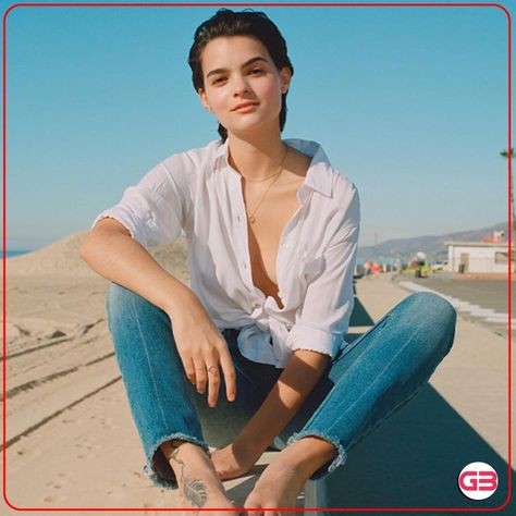 Brianna Hildebrand, Celebrity Magazines, Best Short Haircuts, Body Picture, Lady Biker, Famous Women, Hair Pictures, Nice Shorts, Hottest Celebrities