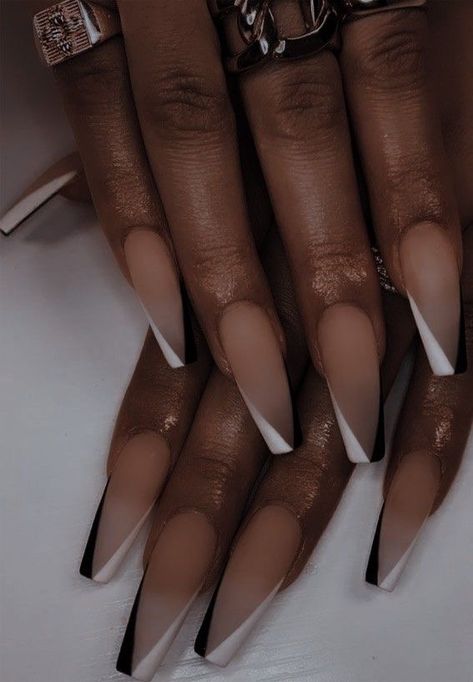 Black Line Designs On Nails, Simple Nail Designs Classy Natural, Stiletto Nails Designs Classy, Matte Nails Coffin, Nurse Nails, Horror Nails, Cute Nail Colors, Coffin Nails Matte, Nails Matte