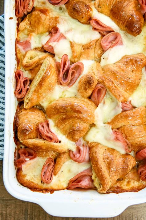 This Ham and Cheese Croissant Breakfast Bake Recipe is SO flavourful and delicious. Easy to make and ready in about 1 hour, 30 minutes. Perfect for holiday brunch and special occasions. Croissant Breakfast Bake, Croissant Breakfast Casserole, Easter Brunch Ideas, Easy Breakfast Casserole Recipes, Delicious Breakfast Casserole, Ham And Cheese Croissant, Thanksgiving Brunch, Cheese Croissant, Best Breakfast Casserole