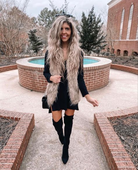 Faux Fur Gilet Outfit Women, Styling Fur Vest, Fur Vests Outfits, Suede Fur Vest Outfit, Fur Vest Outfits For Women, Faux Fur Vest Outfit Fall Styles, Black Fuzzy Vest Outfit, Long Fur Vest Outfit, Fur Vest Outfit Dressy