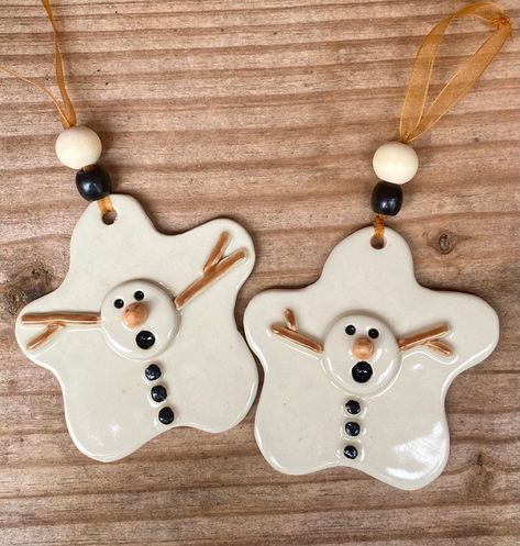 Melting Snowman Christmas Ornament - Etsy Christmas Ornaments Pottery, Melted Snowman Ornament, Holiday Pottery, Melting Snowman, Melting Snowmen, Easy Ornaments, Clay Christmas Decorations, Pottery Ornaments, Snowman Christmas Ornaments