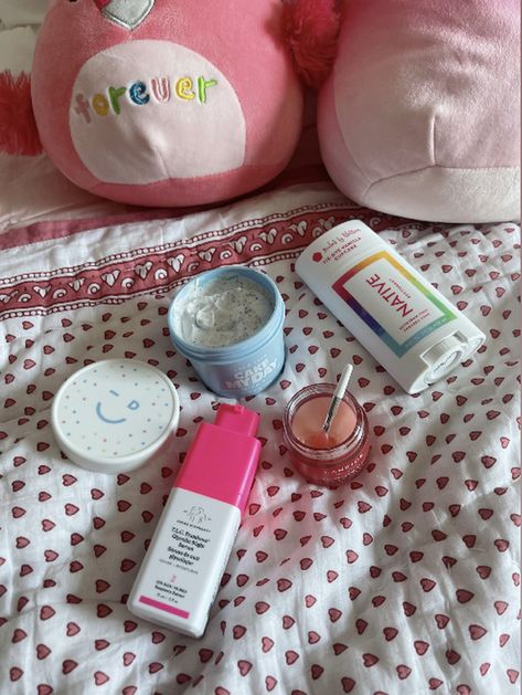 #preppy #skincare Preppy Aesthetic Skincare, Skincare Aesthetic Preppy, Preppy 2023, Preppy Skincare Collection, Preppy Skincare Photos, Preppy Lifestyle Skincare, Preppy Skin Care, Clear Skin Care Routine, Watermelon Face