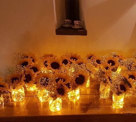 Wasserdichte LED-Lichterketten  #lichterketten #wasserdichte #Wasserdichte #LED-Lichterketten ##lichterketten ##wasserdichte Sunflower Party, Sunflower Themed Wedding, Jar Lights, Sunflower Wedding, Fairy String Lights, Hippie Outfits, Wedding Planners, Wedding Themes, Country Wedding