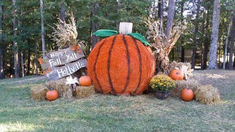 Pumpkin hay bale....love the Fall! Hay Bells Fall Decor, Pumpkin Parade Float, Round Hay Bales Fall Decor, Painting Hay Bales, How To Decorate A Hay Bale For Fall, Round Hay Bale Pumpkin, Hey Bale Decorating, Hay Ride Decorations, Pumpkin Patch Fundraiser