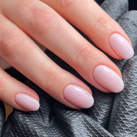 Bio Gel Nails, Square Oval Nails, Classy Almond Nails, Oval Acrylic Nails, Short Oval Nails, Natural Nails Manicure, Milky Nails, Short Gel Nails, Casual Nails