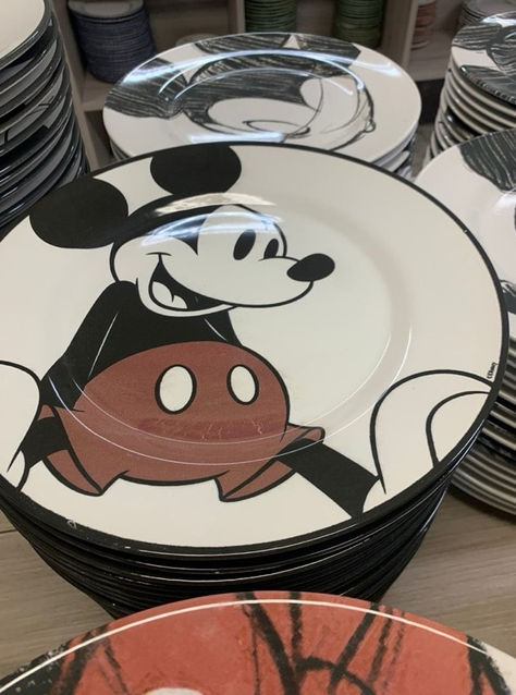 Prato Mickey
Adquira clicando no botão ACESSAR/VISITAR.
.
.
.
#achados #quero #comprar #disney #mickey #casa #enxoval Cozinha Do Mickey Mouse, Mickey Mouse Kitchen, Disney Mickey, Kitchen Utensils, Apartment, Disney