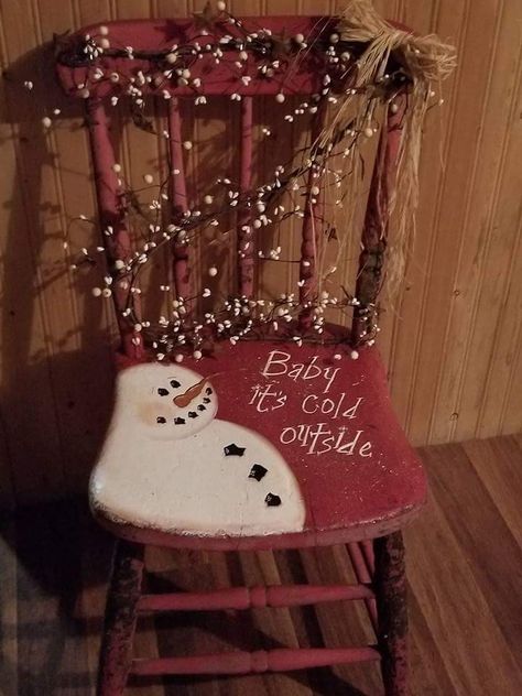 Christmas Painted Furniture, Snowman Chair, Christmas Chairs, Decorated Chairs, Repurposed Chairs, Painting Chairs, Christmas Bazaar Ideas, Chair Painting, Snowman Ideas