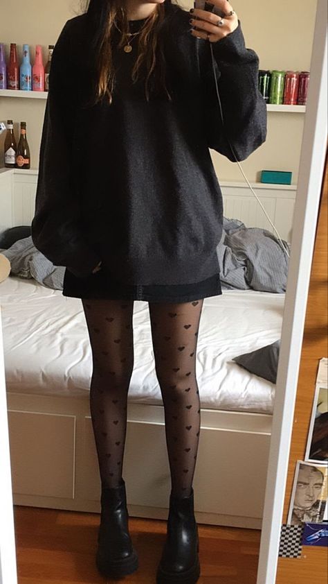 Patterned Tights Outfit Grunge, Citycore Outfit, Tights Outfits Aesthetic, Black Tights Outfit Aesthetic, Autumn Goth Outfits, Fall Fits 2022, Casual Alt Outfits, Goth School Outfit, Goth Casual Outfits