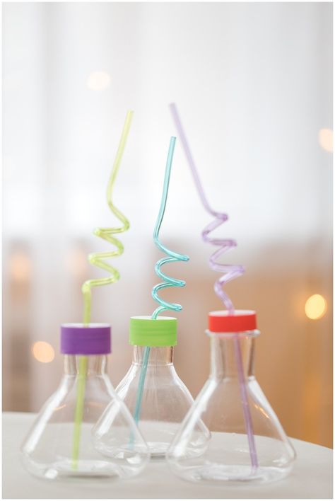 Science Party Ideas Decorations, Science Party Centerpieces, Science Themed Birthday Party Food Ideas, Science Experiment Party, Chemistry Graduation Party, Girl Science Birthday Party, Stem Birthday Party Ideas, Science Themed Cake, Science Birthday Party Favors