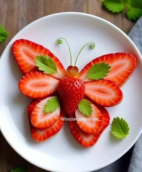 Fruit Decoration Ideas For Kids, Decorative Food, Fruit Creations, Kid Foods, Fruit Decoration, Fruit Platter Designs, Decorações Com Comidas, Food Art For Kids, Fun Food For Kids