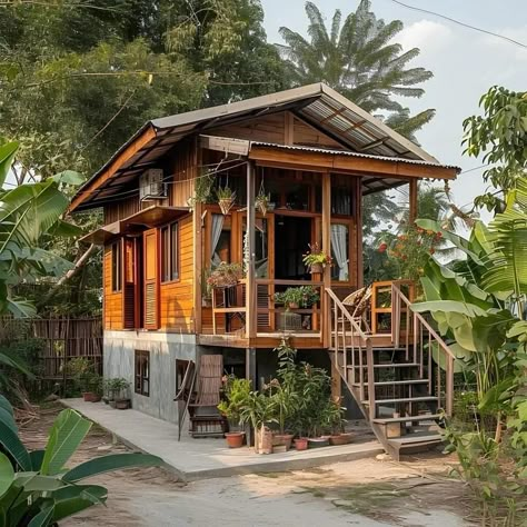 Rumah Kampung tenang sungguh ❤️ Mountain Cottages, Modern Filipino House, Filipino House, Room Anime, Philippine Houses, Hut House, Bamboo House Design, Small Wooden House, Mountain Cottage