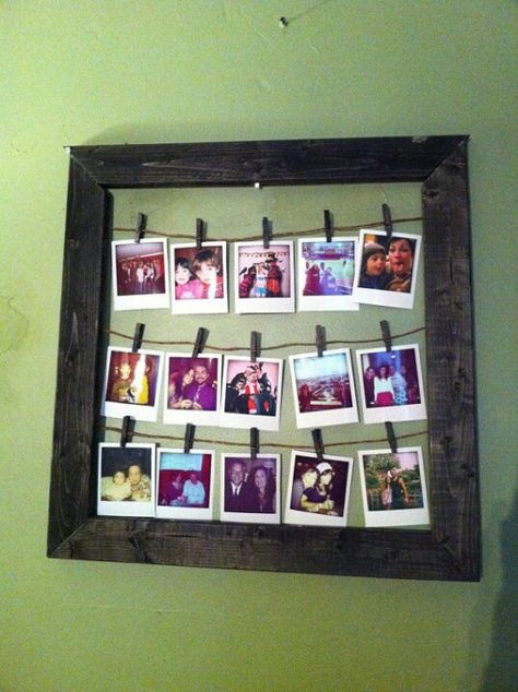 Interesting use of a glassless frame. Photography Presentation, Vintage Photo Frame, Vintage Photo Frames, Vintage Polaroid, Wood Photo Frame, Polaroid Photos, Frame Crafts, Photo On Wood, Organizing Ideas