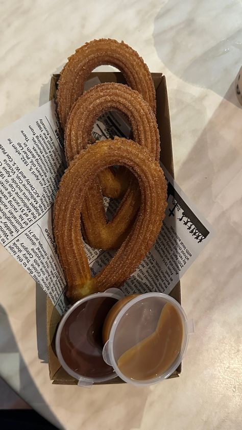 Churro Aesthetic, Aesthetic Churros, Churros Aesthetic, Recipe Aesthetic, Food Captions, Low Calorie Desserts, Food Babe, Sweet Snacks Recipes, Food Cart