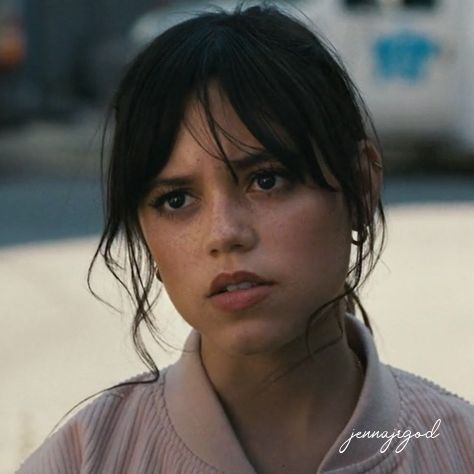 Tara Carpenter, Bangs And Glasses, Scream 6, 얼굴 드로잉, Jessica Alba, Jenna Ortega, Cute Celebrities, Pretty Woman, Scream