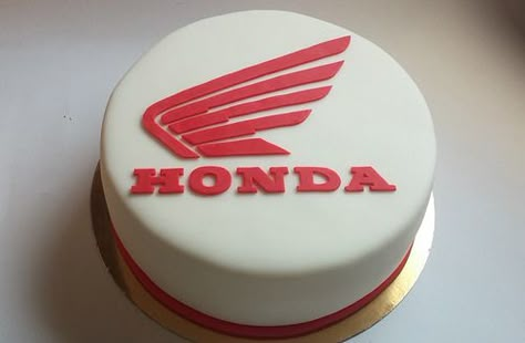 Honda torta Honda Birthday Cake, Honda Cake Ideas, Motor Cake, Mechanic Cake, Motorcycle Birthday Parties, Motorcycle Cake, Bike Cakes, Cars Birthday Cake, Birthday Cake For Him