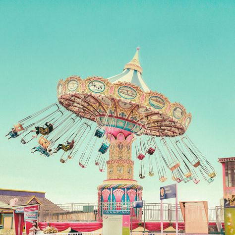 Carnival Swings, Santa Cruz Boardwalk, Santa Cruz Beach Boardwalk, Santa Cruz Beach, Yellow Mirrors, Santa Cruz California, Amusement Park Rides, Beach Boardwalk, Park Photos